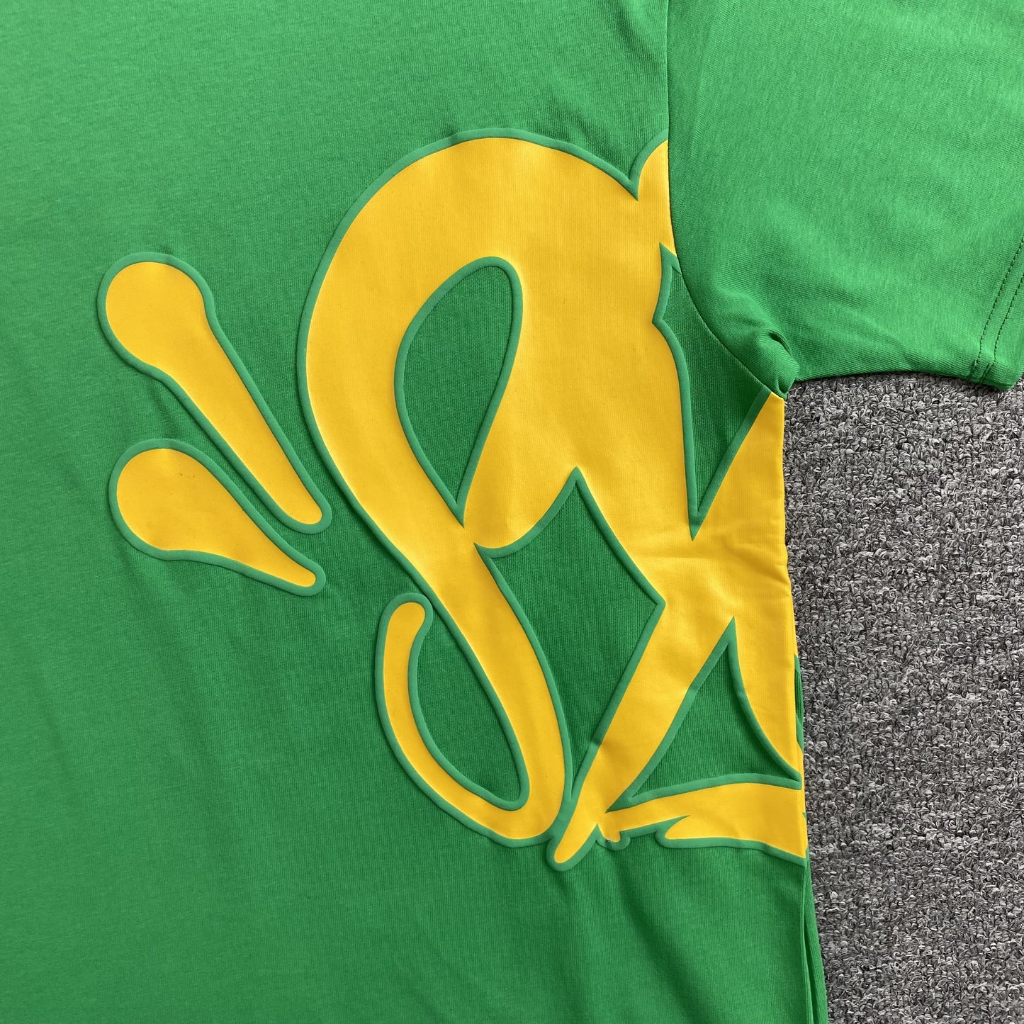 SYNA WORLD SYNA LOGO TEE GREEN