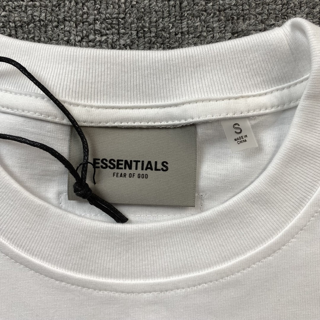 FEAR OF GOD ESSENTIALS BOXY T-SHIRT APPLIQUE LOGO WHITE