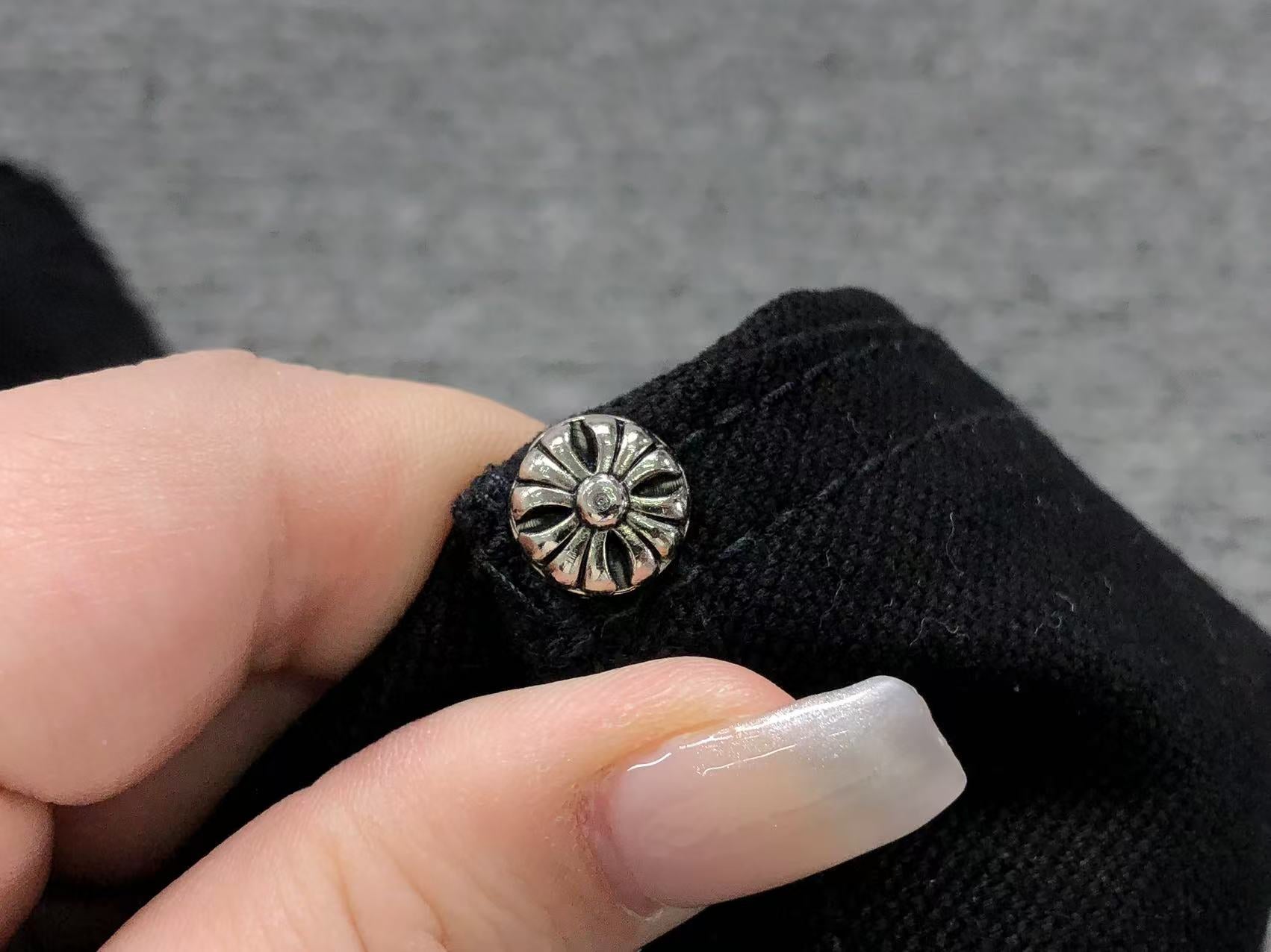 chrome-hearts-cross-patch-carpenter-pants-black-11-Drip Store Argentina