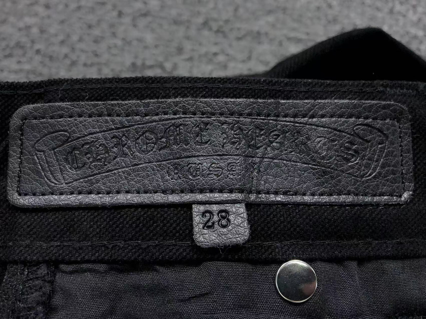 chrome-hearts-cross-patch-carpenter-pants-black-12-Drip Store Argentina