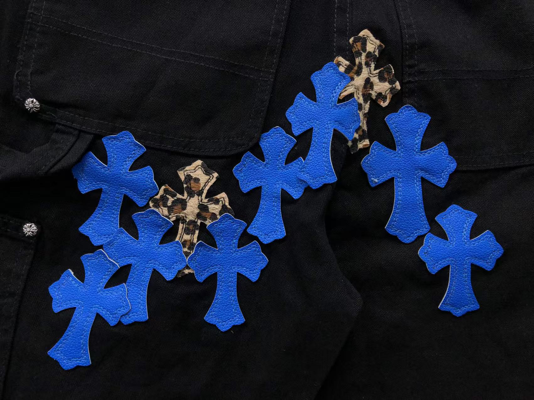 chrome-hearts-cross-patch-carpenter-pants-black-3_5fd78acb-Drip Store Argentina