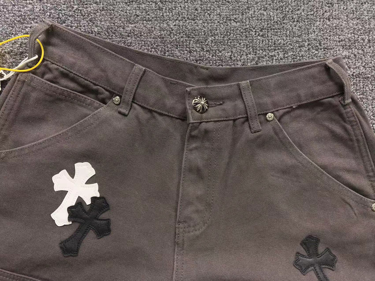 chrome-hearts-cross-patch-carpenter-pants-grey-5-Drip Store Argentina