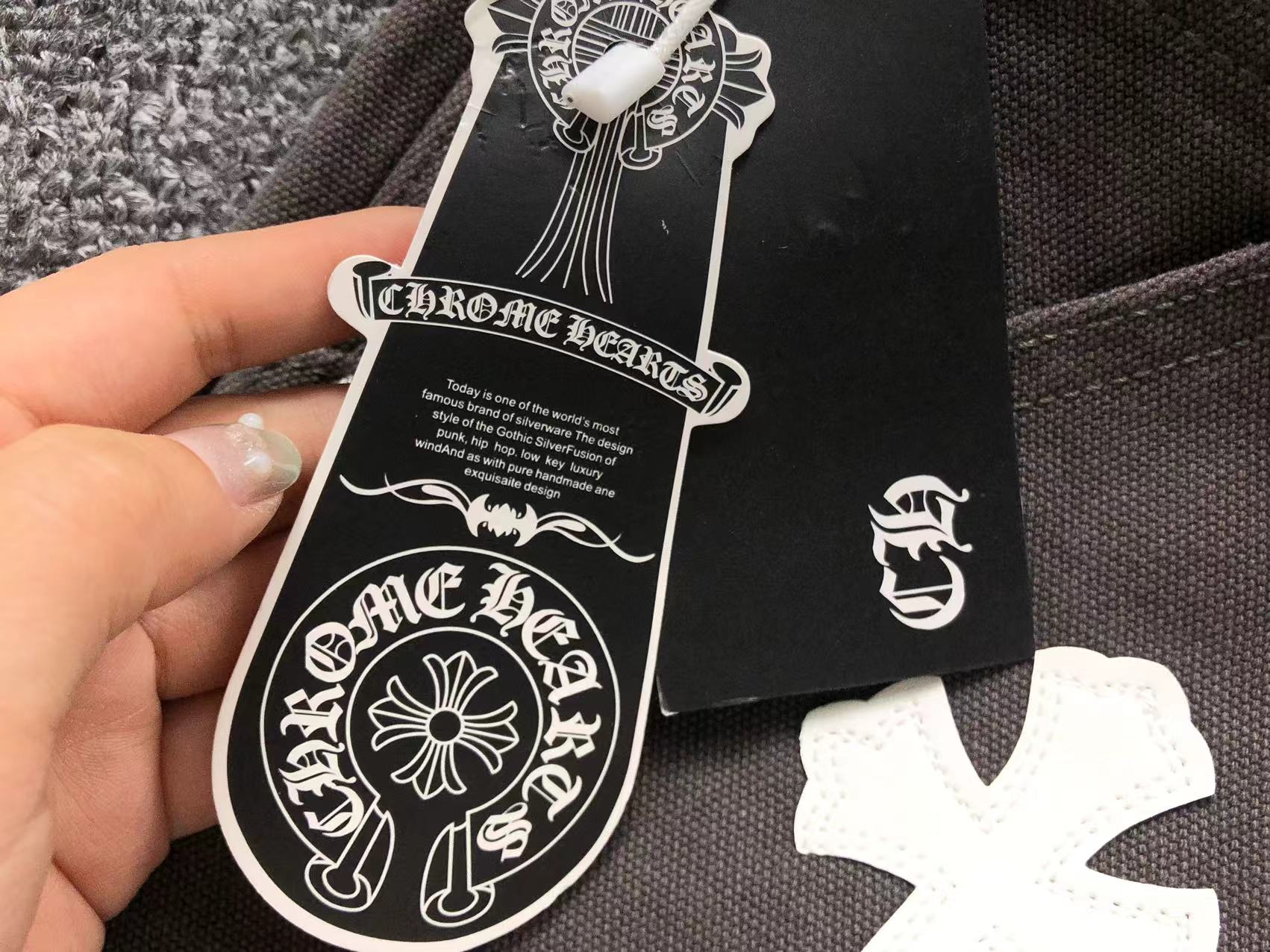 chrome-hearts-cross-patch-carpenter-pants-grey-6-Drip Store Argentina