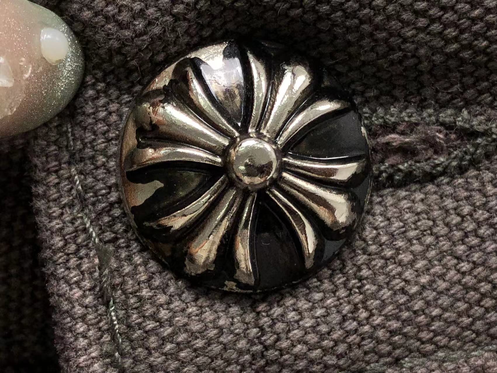 chrome-hearts-cross-patch-carpenter-pants-grey-8-Drip Store Argentina