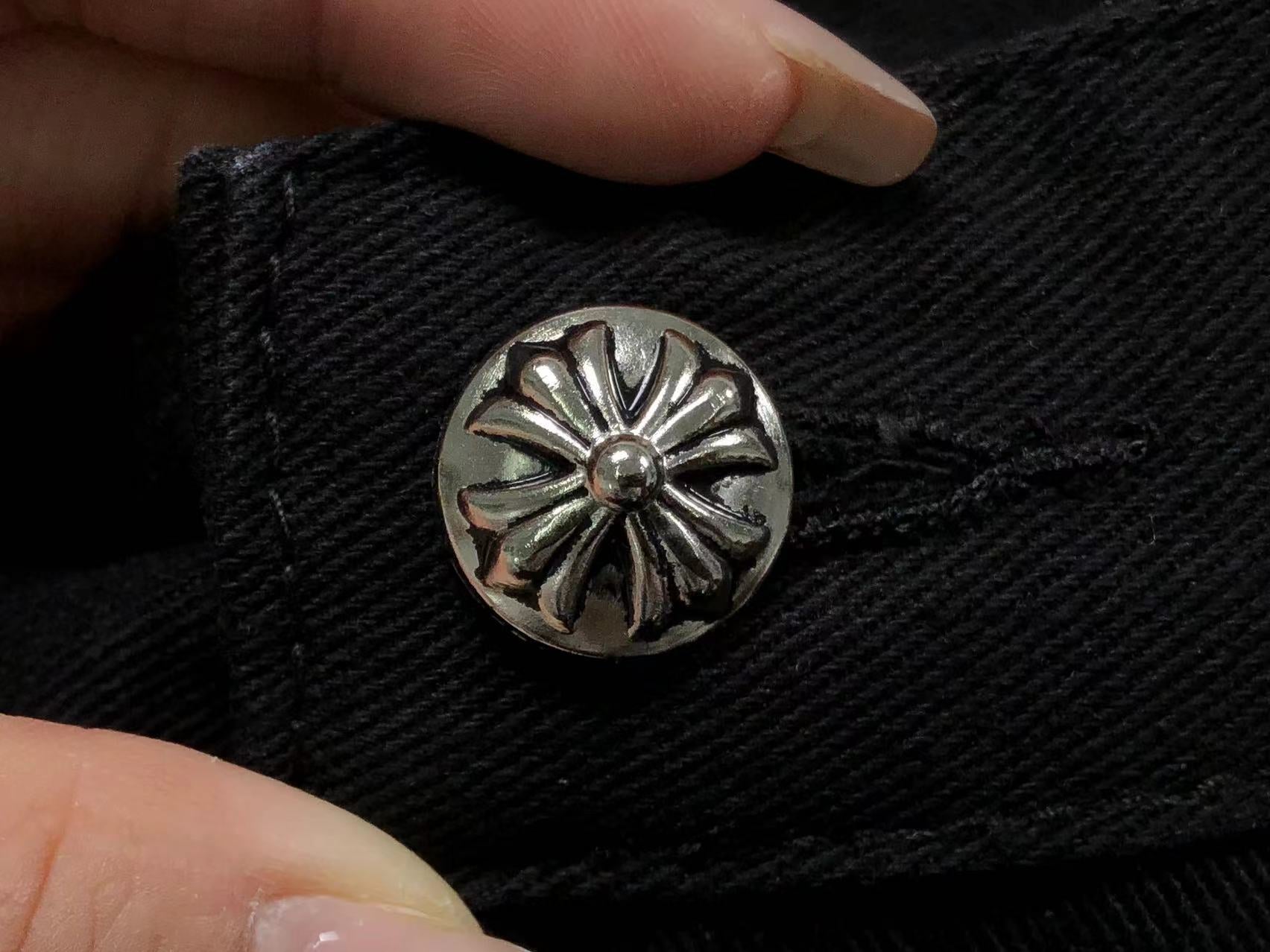 chrome-hearts-cross-patch-jeans-black-10_6349d80b-Drip Store Argentina