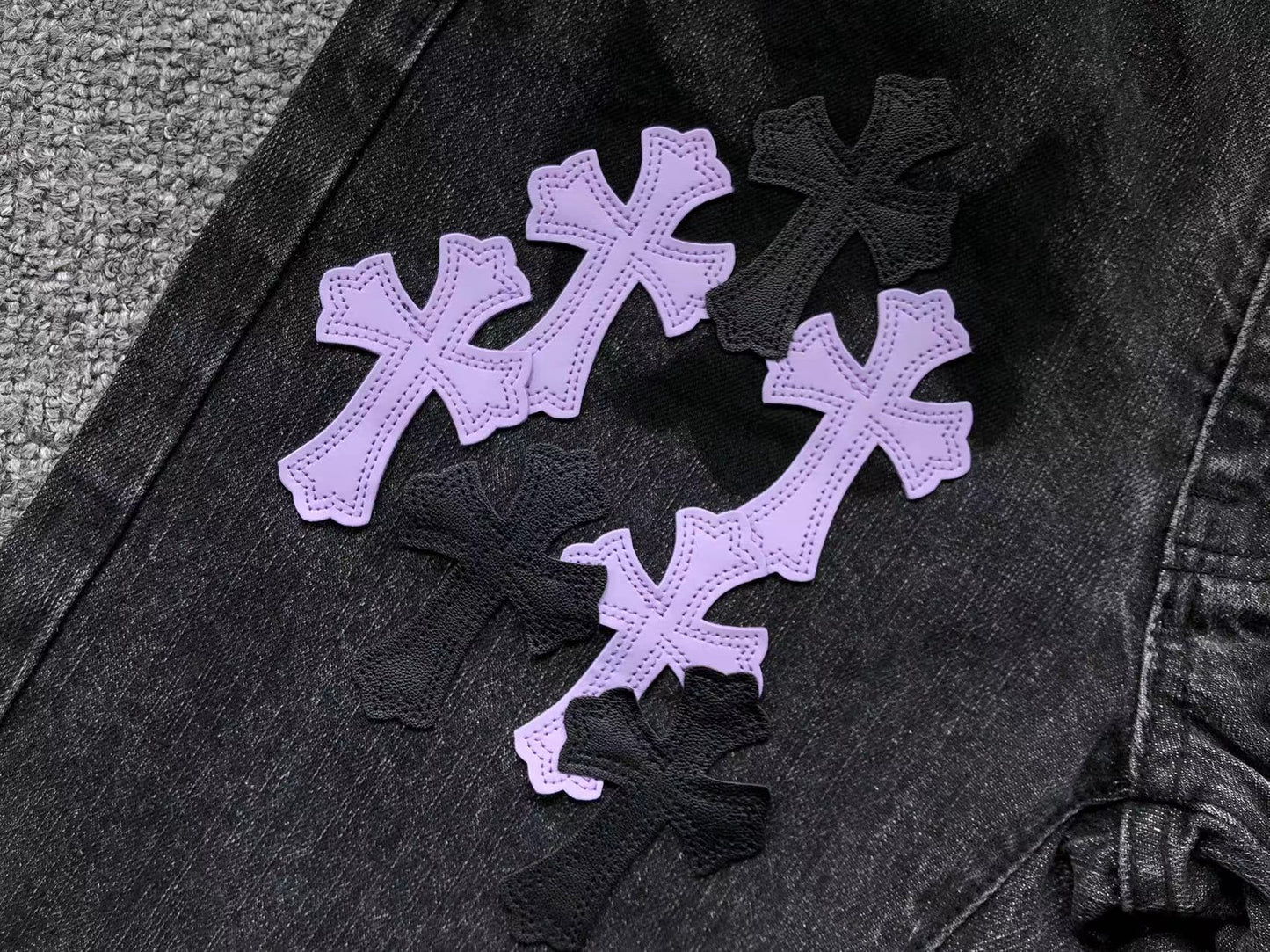 chrome-hearts-cross-patch-jeans-black-3_073bdb62-Drip Store Argentina