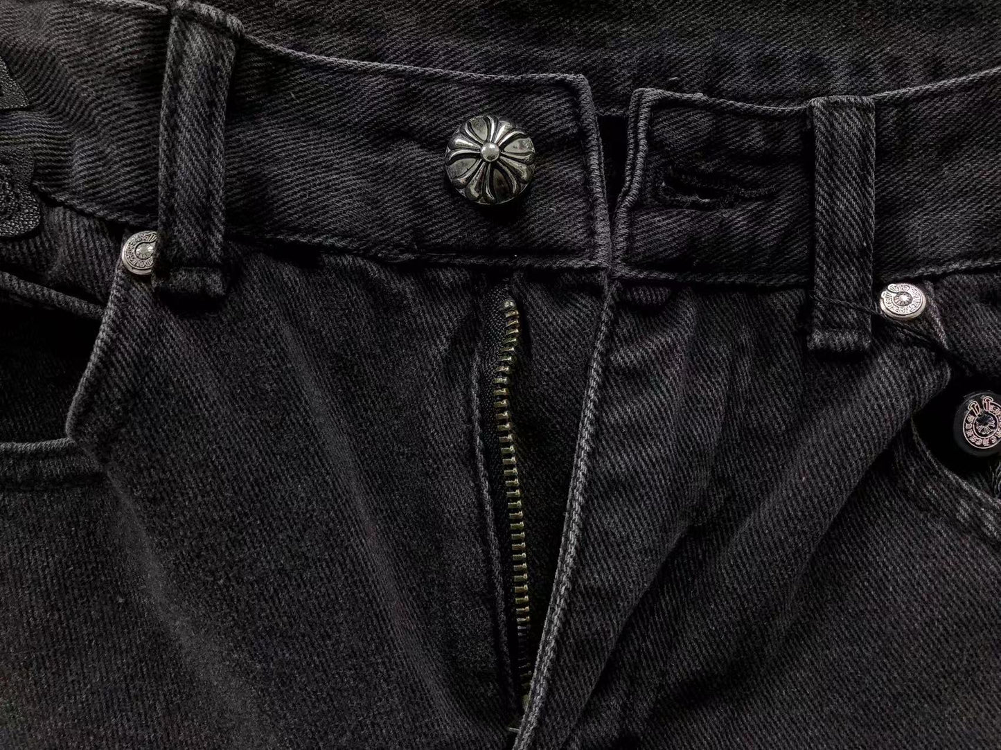 chrome-hearts-cross-patch-jeans-black-4_3856e530-Drip Store Argentina
