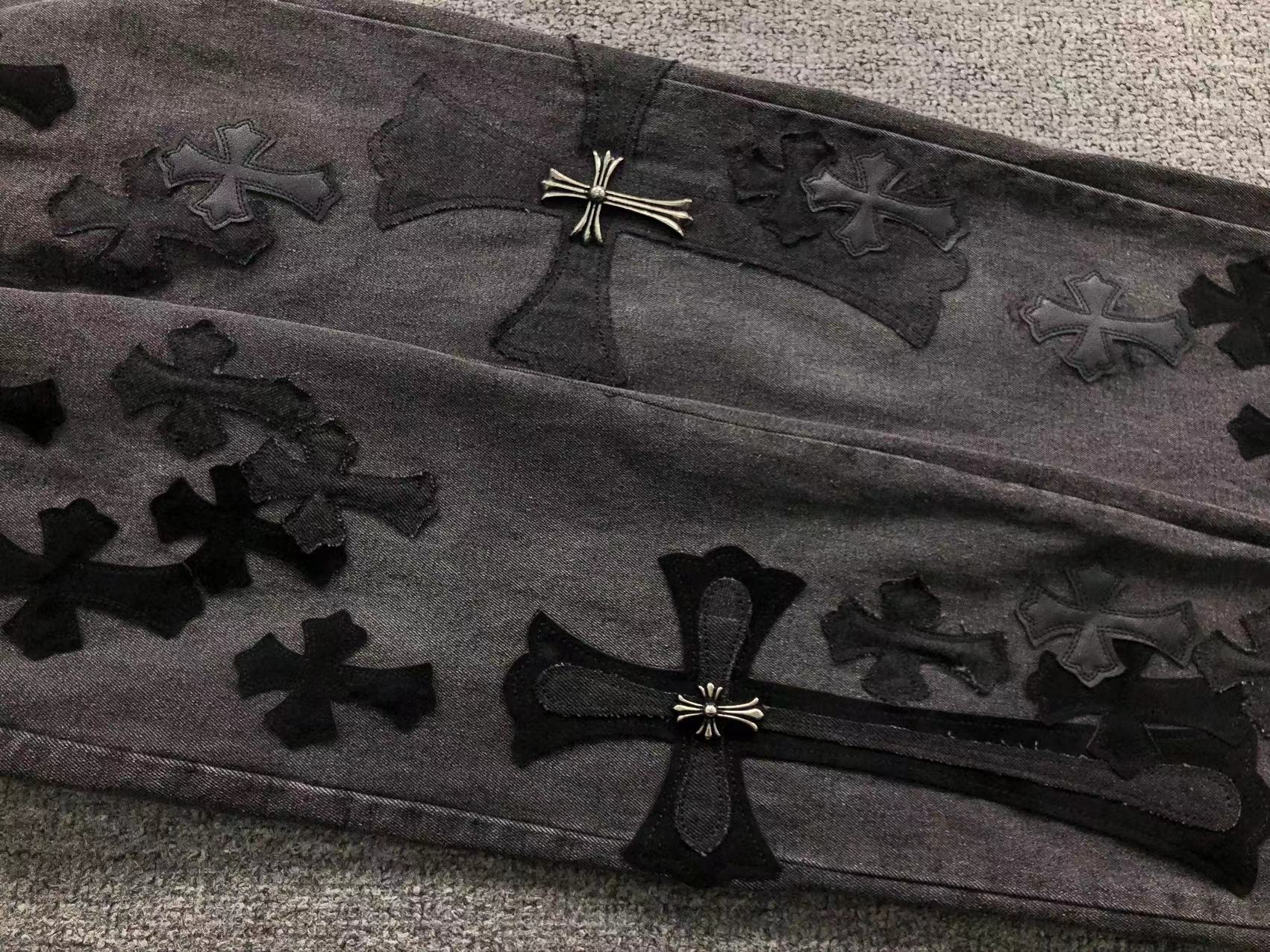 chrome-hearts-cross-patch-jeans-black-4_516de196-Drip Store Argentina
