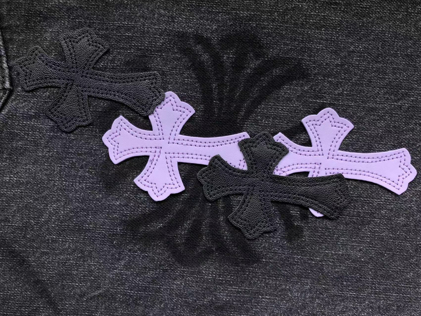 chrome-hearts-cross-patch-jeans-black-5_27783929-Drip Store Argentina