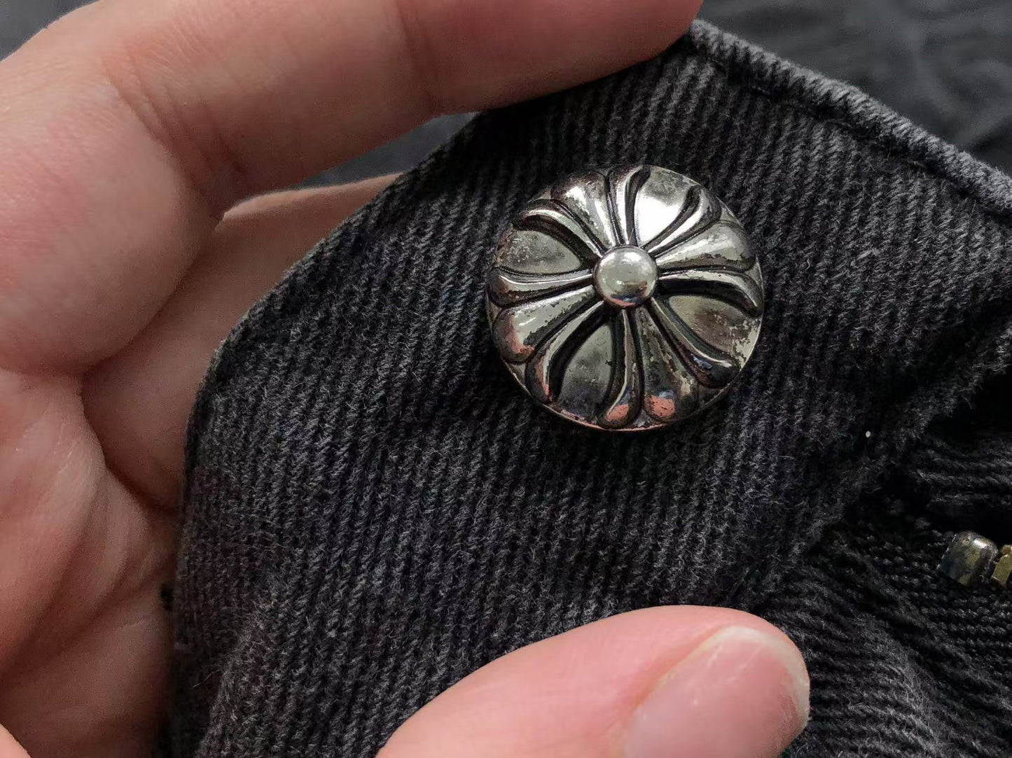 chrome-hearts-cross-patch-jeans-black-6_30dc43ba-Drip Store Argentina