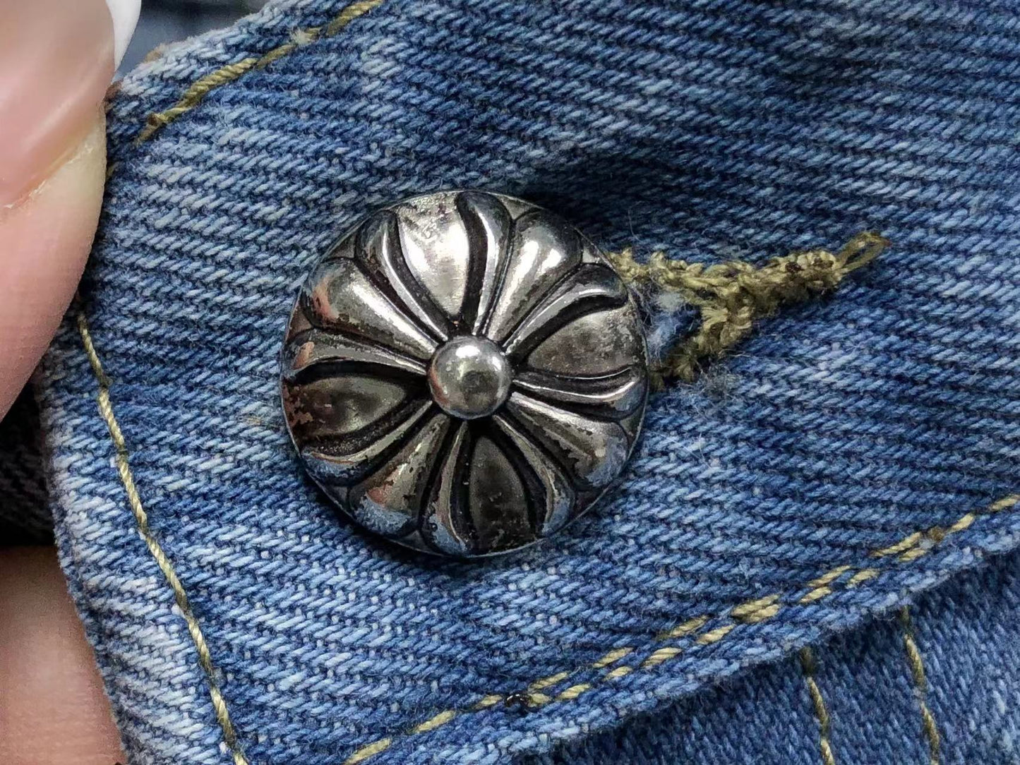 chrome-hearts-cross-patch-jeans-blue-10_933ba218-Drip Store Argentina