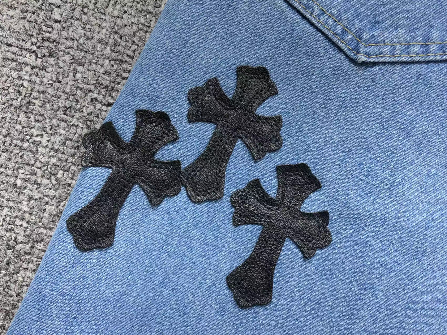 chrome-hearts-cross-patch-jeans-blue-3_15848ecc-Drip Store Argentina