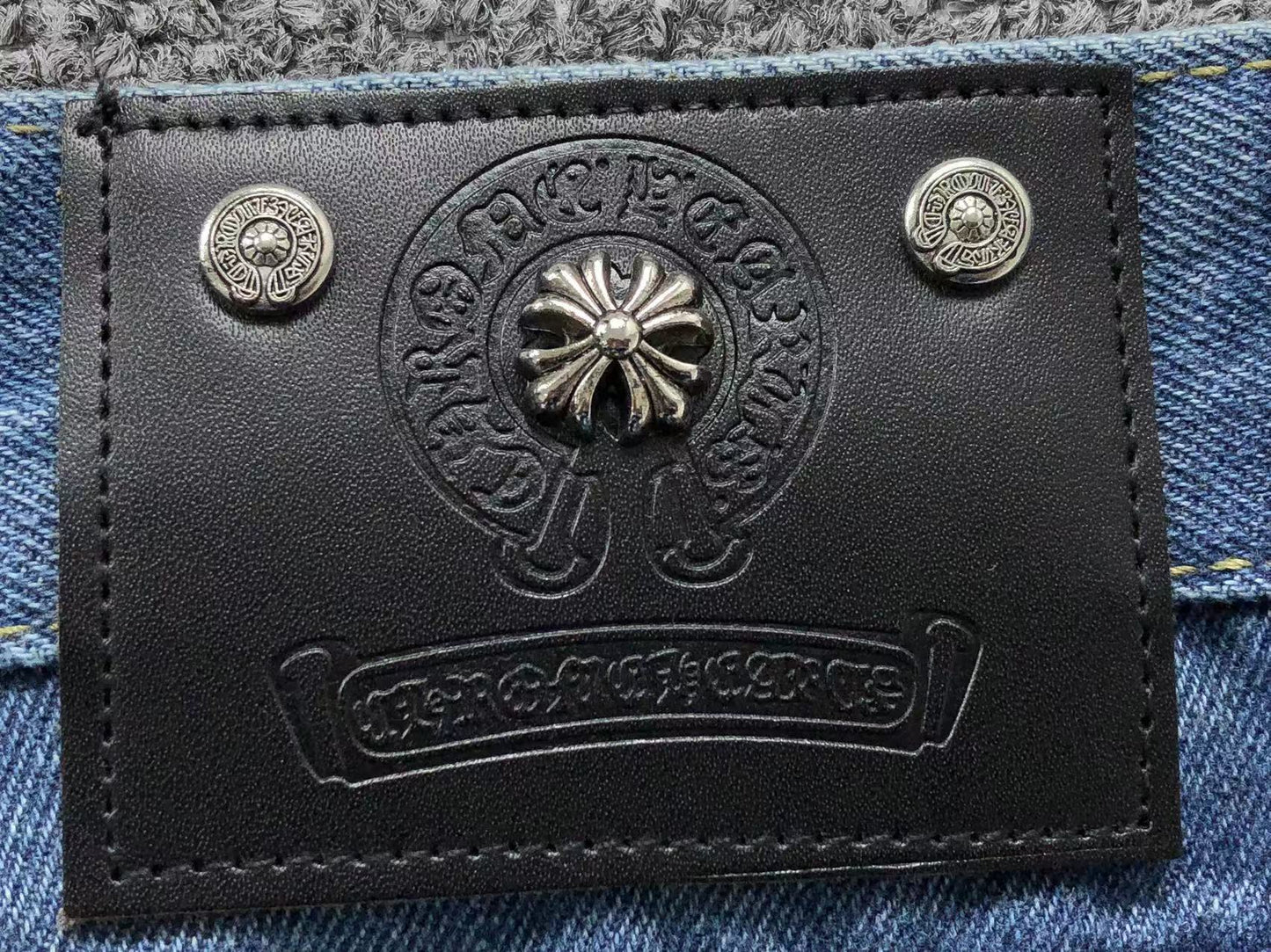 chrome-hearts-cross-patch-jeans-blue-6_edd61185-Drip Store Argentina