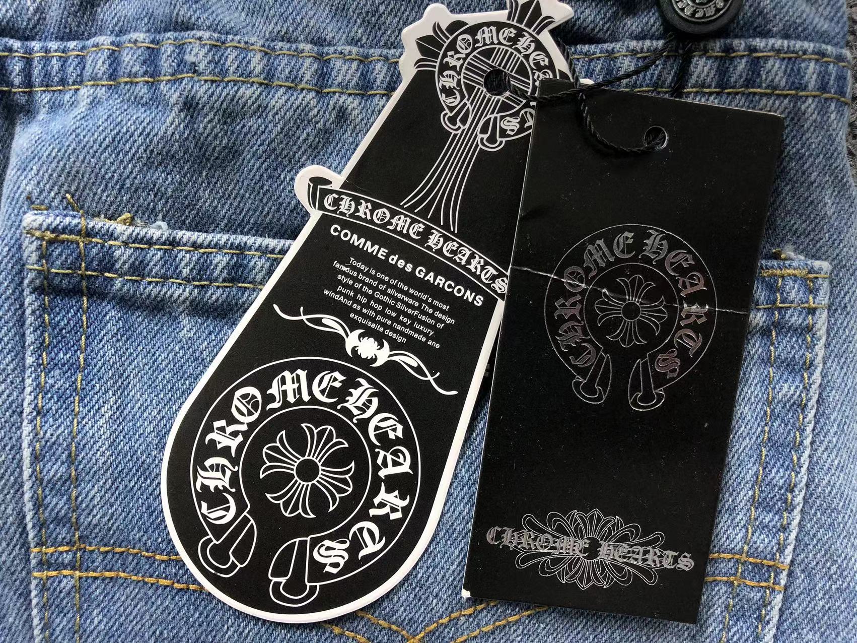 chrome-hearts-cross-patch-jeans-blue-washed-12-Drip Store Argentina