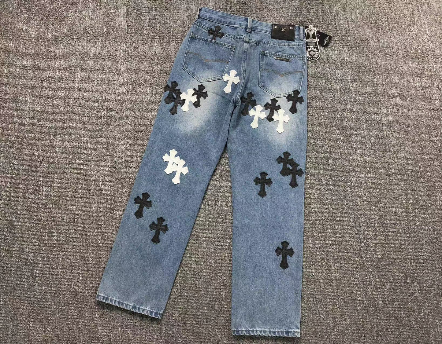 chrome-hearts-cross-patch-jeans-blue-washed-3_2a7cf1be-Drip Store Argentina