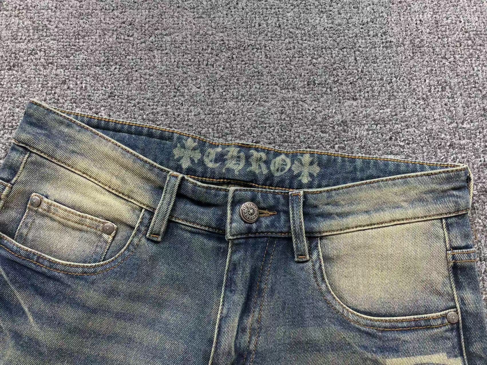 chrome-hearts-cross-patch-jeans-blue-washed-4_202fce03-Drip Store Argentina