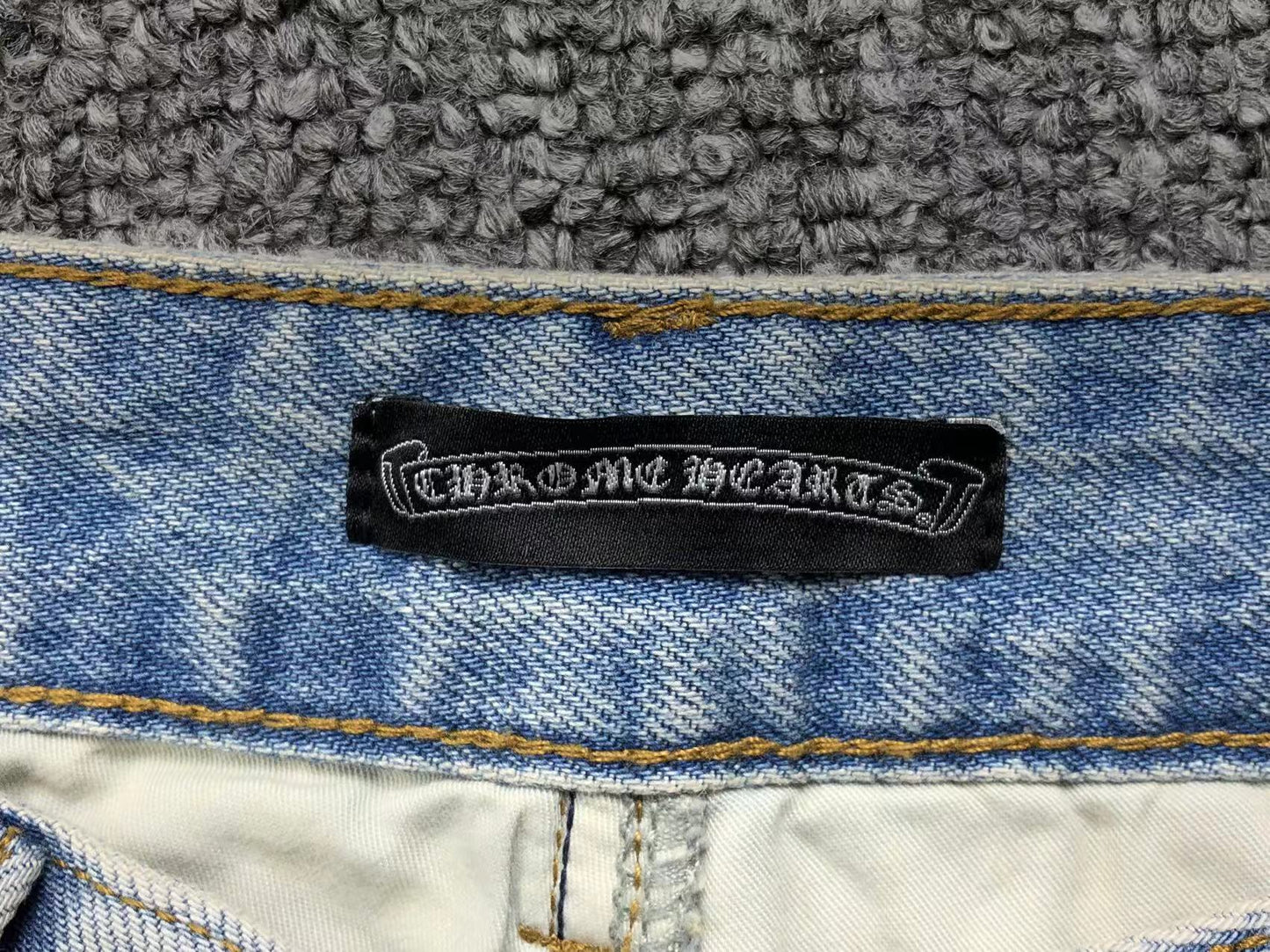chrome-hearts-cross-patch-jeans-blue-washed-4_5f63b7d3-Drip Store Argentina