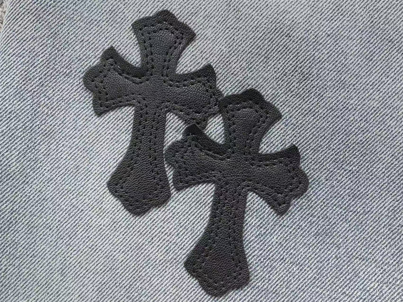 chrome-hearts-cross-patch-jeans-blue-washed-4_a099f375-Drip Store Argentina