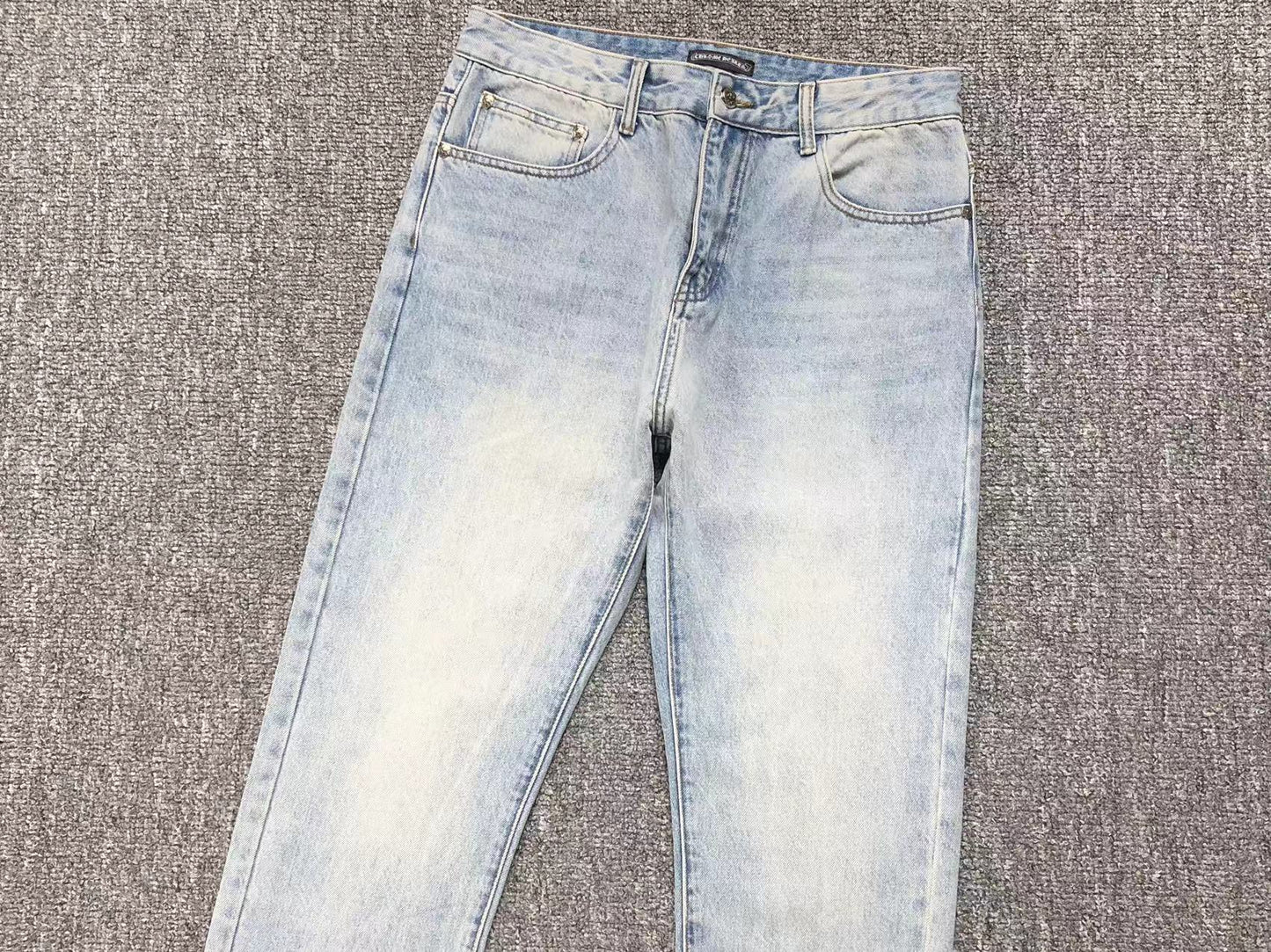 chrome-hearts-cross-patch-jeans-blue-washed-7_60e57b17-Drip Store Argentina