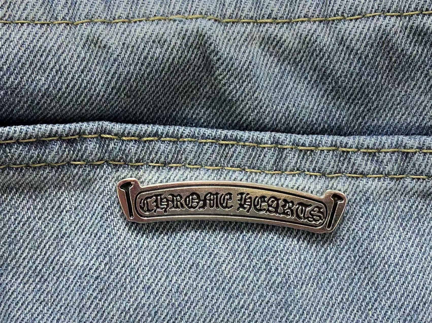 chrome-hearts-cross-patch-jeans-blue-washed-9_4cc94c55-Drip Store Argentina