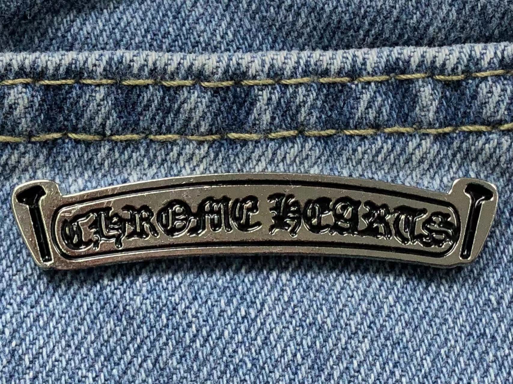 chrome-hearts-cross-patch-jeans-blue-washed-9_b5de7e25-Drip Store Argentina