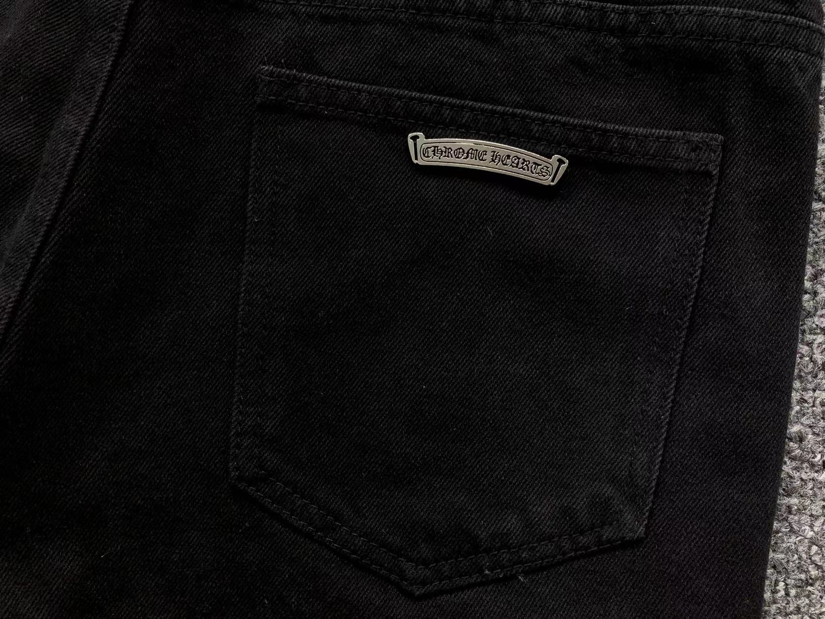 chrome-hearts-leopard-cross-patch-jeans-black-11-Drip Store Argentina