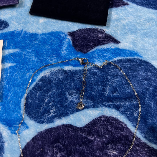 Collar Swarovski Swan Plateado