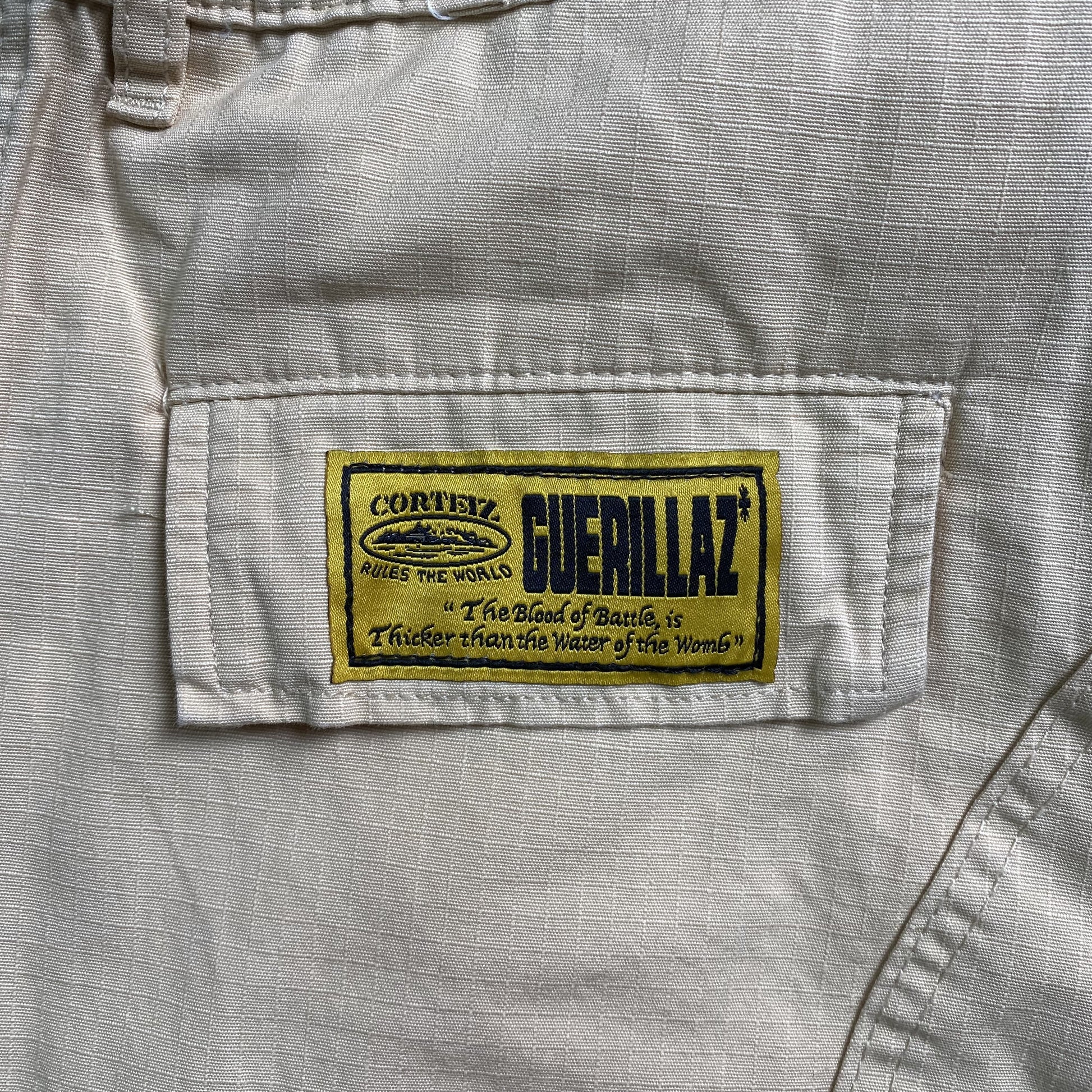 corteiz-alcatraz-cargo-shorts-beige-4-Drip Store Argentina