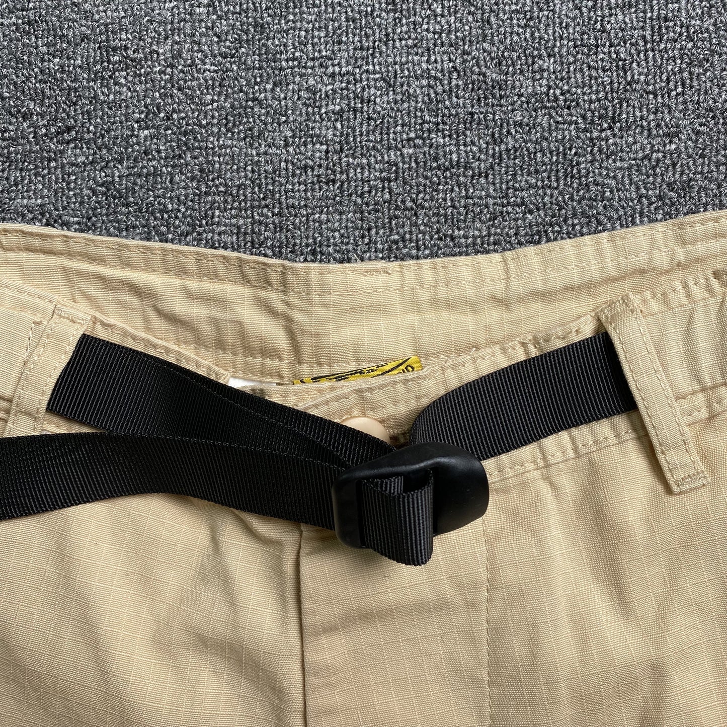 corteiz-alcatraz-cargo-shorts-beige-7-Drip Store Argentina