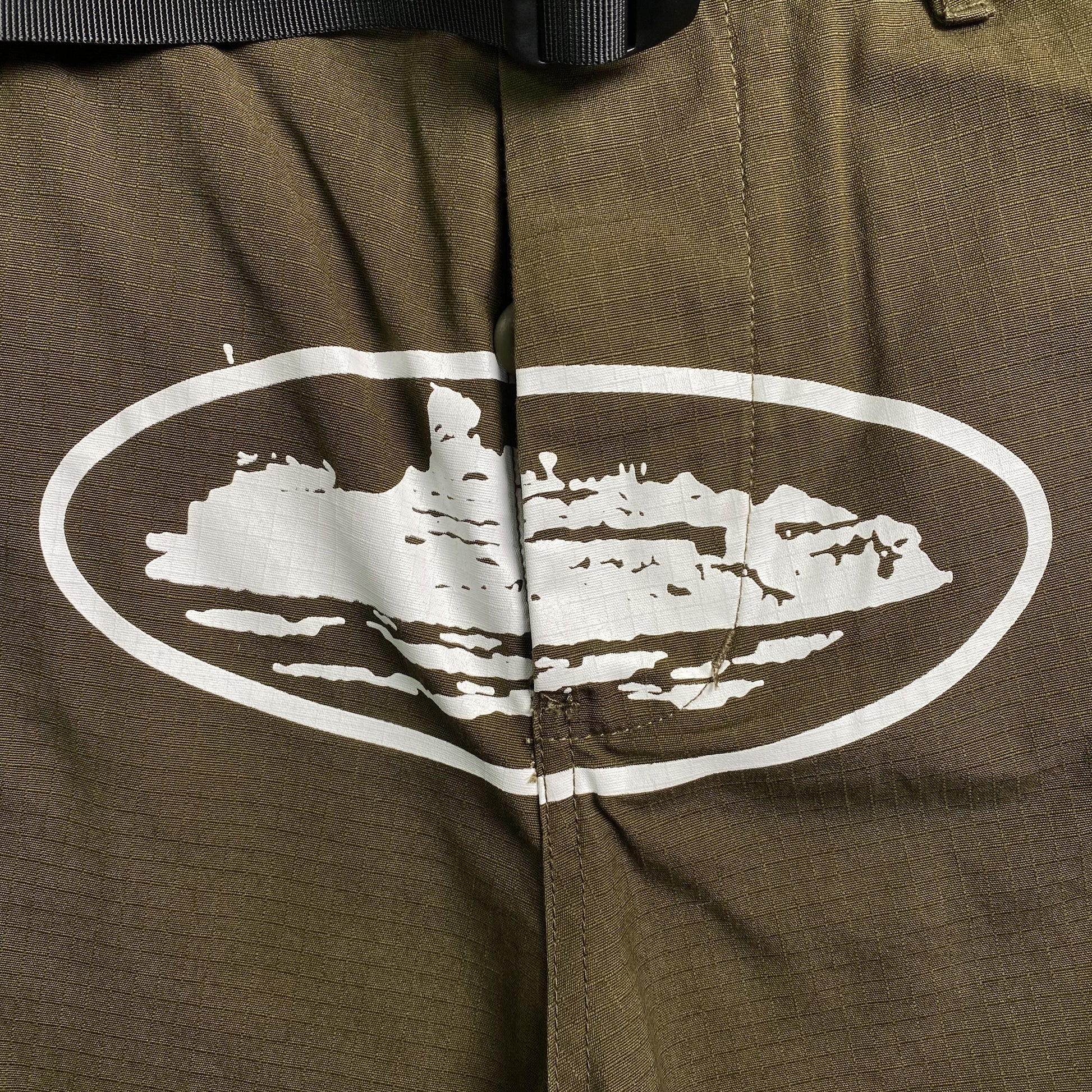 corteiz-alcatraz-cargo-shorts-brown-3-Drip Store Argentina