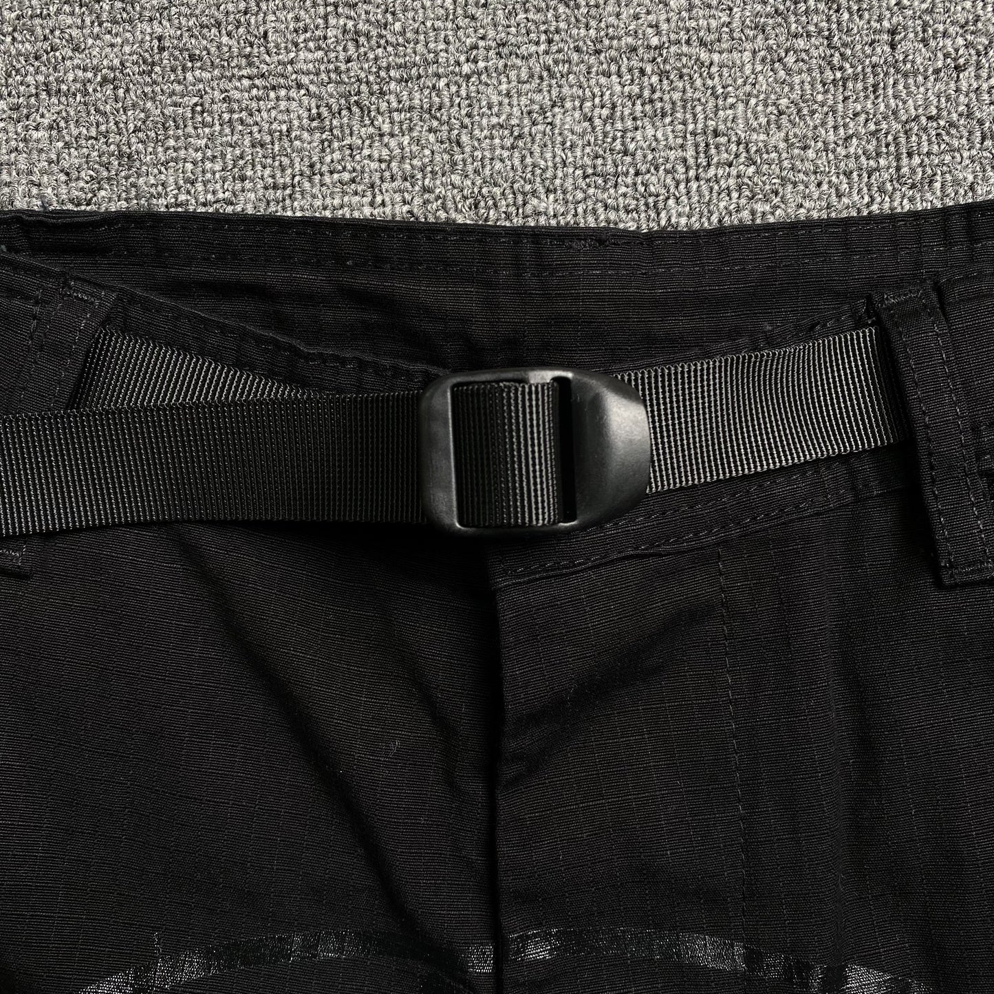 corteiz-alcatraz-cargo-shorts-triple-black-4-Drip Store Argentina