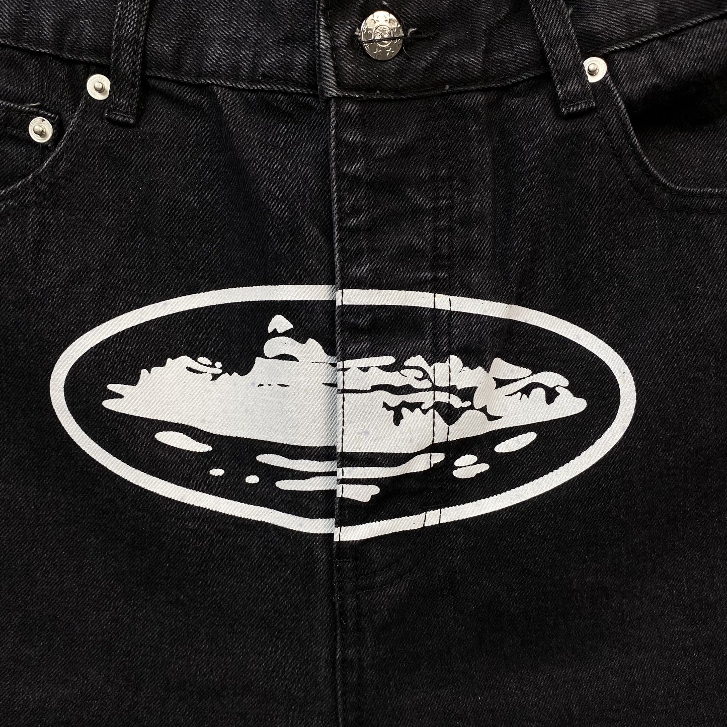 corteiz-alcatraz-denim-shorts-black-2-Drip Store Argentina