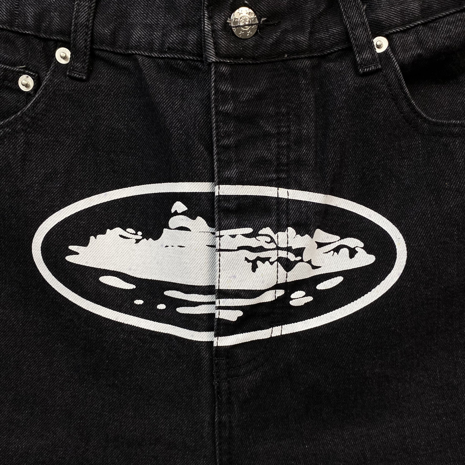 corteiz-alcatraz-denim-shorts-black-2-Drip Store Argentina