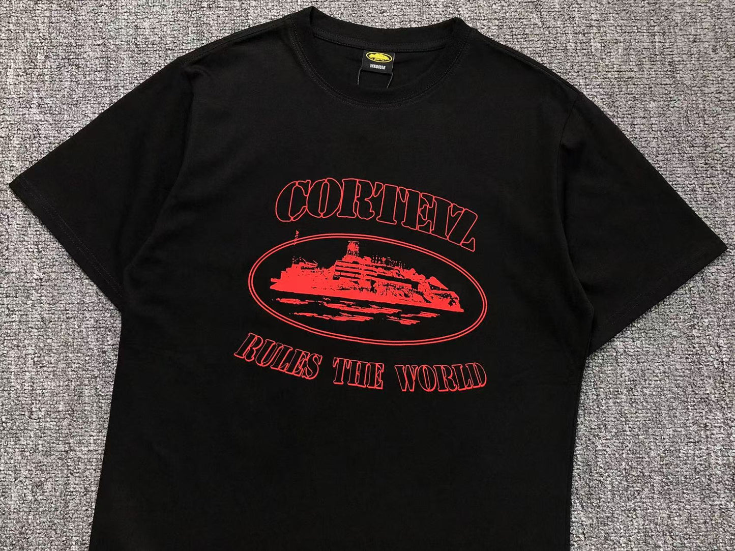 corteiz-alcatraz-rules-the-world-tee-black-3_8ab49a2e-Drip Store Argentina
