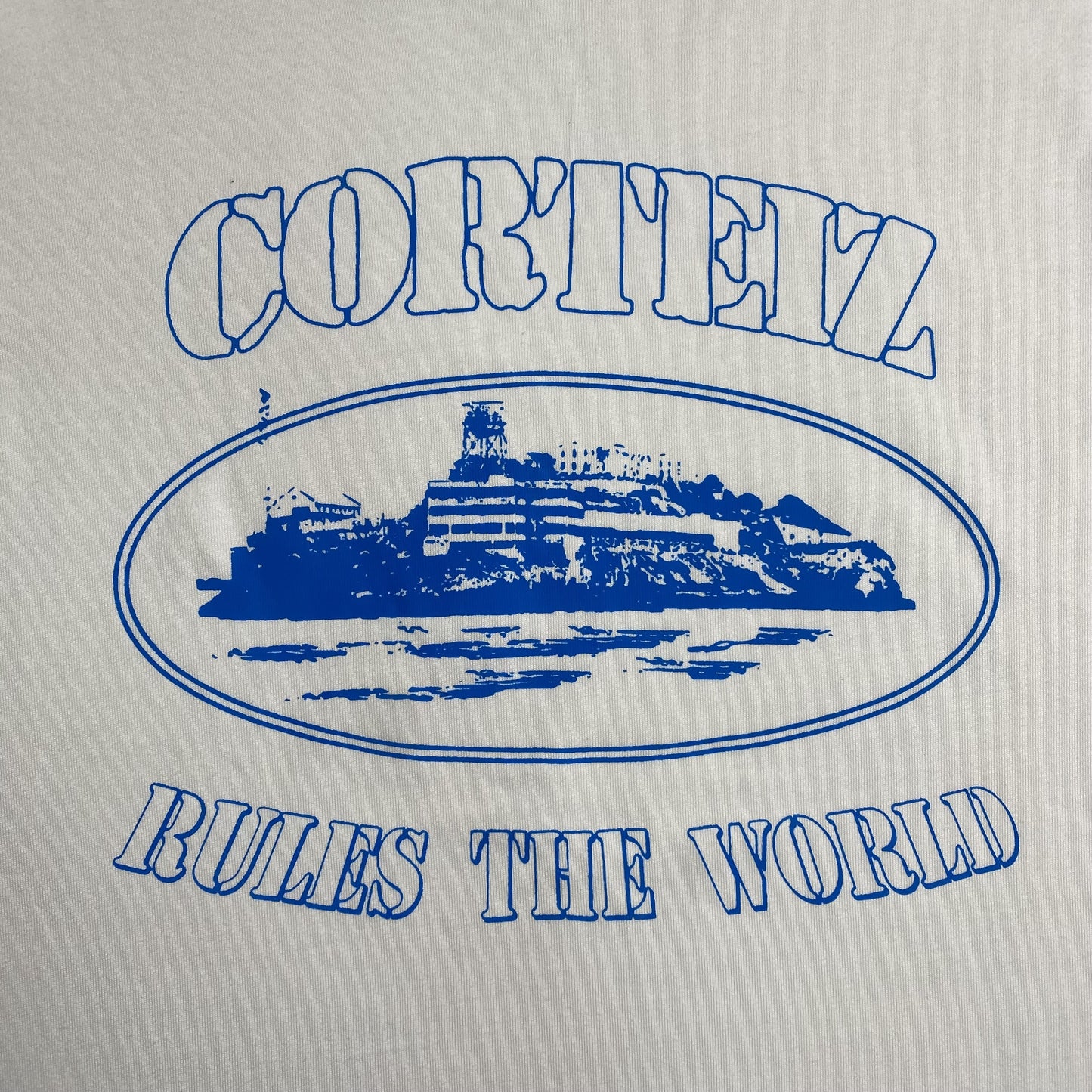 corteiz-alcatraz-rules-the-world-tee-white-2_5f91fb12-Drip Store Argentina