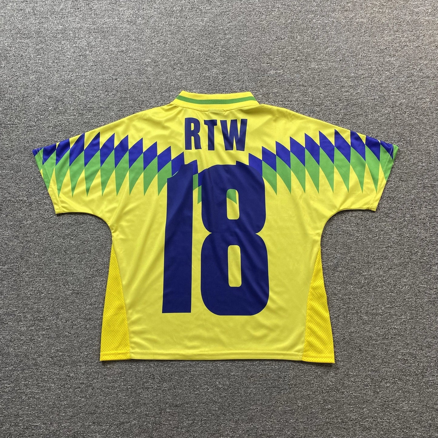 corteiz-club-america-brasil-jersey-yellow-2-Drip Store Argentina