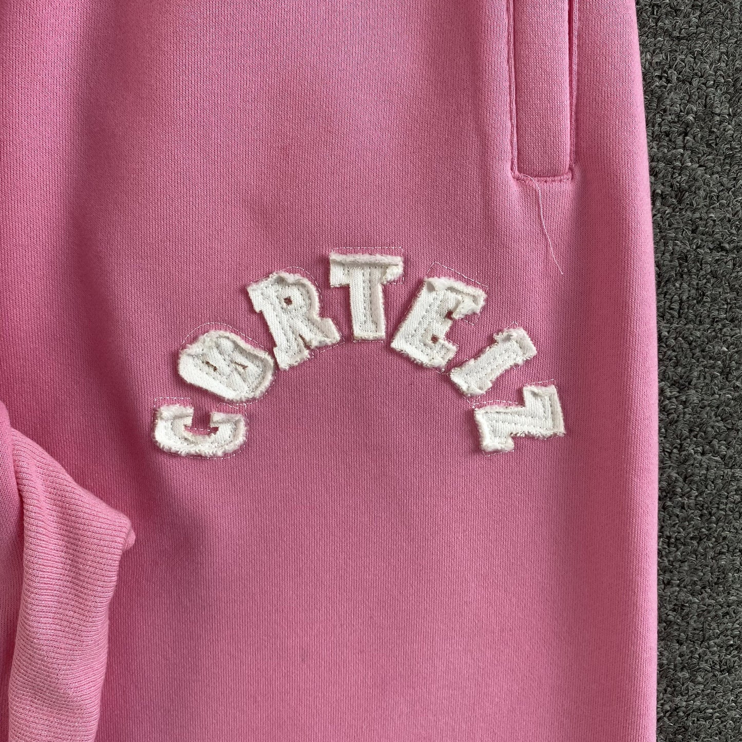 Pantalon Corteiz Colly Arch Open Hem Rosa