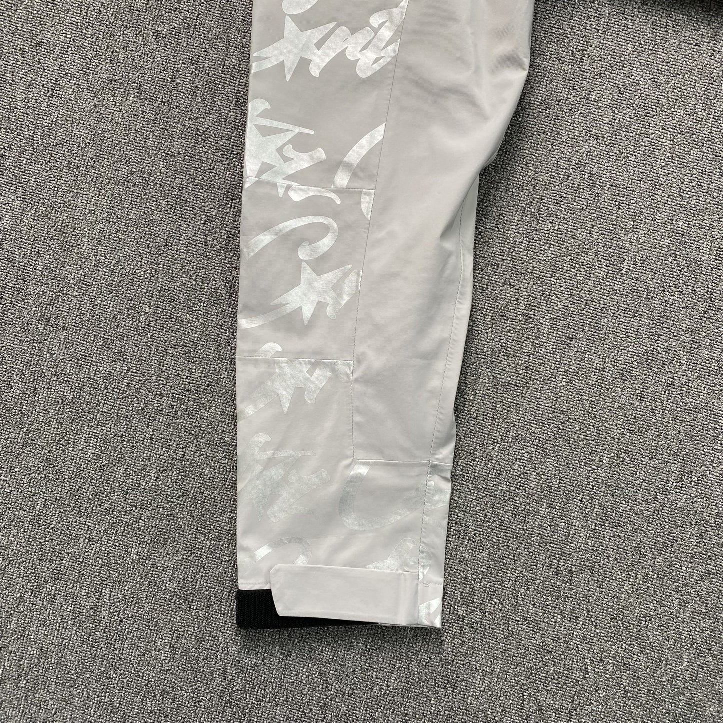 corteiz-elitework-waterproof-shell-jacket-grey-9-Drip Store Argentina