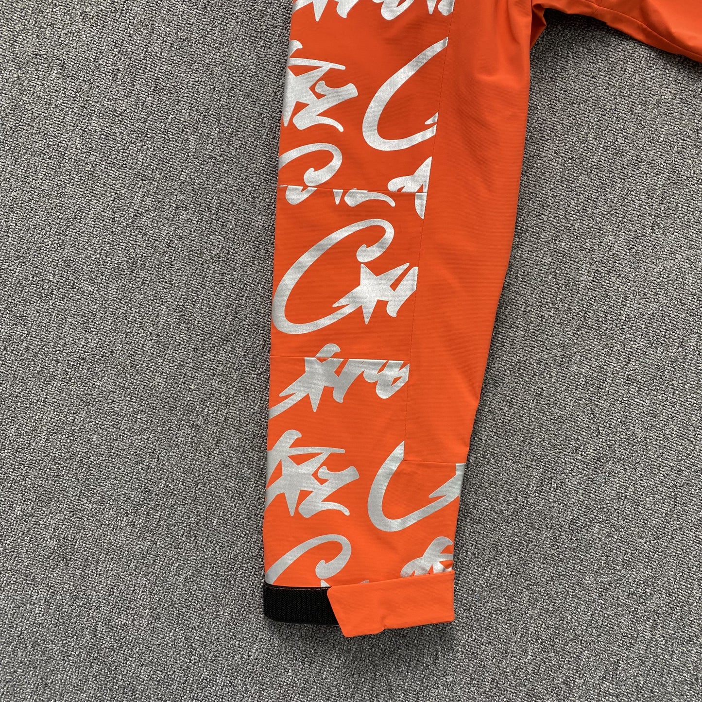 corteiz-elitework-waterproof-shell-jacket-orange-10-Drip Store Argentina