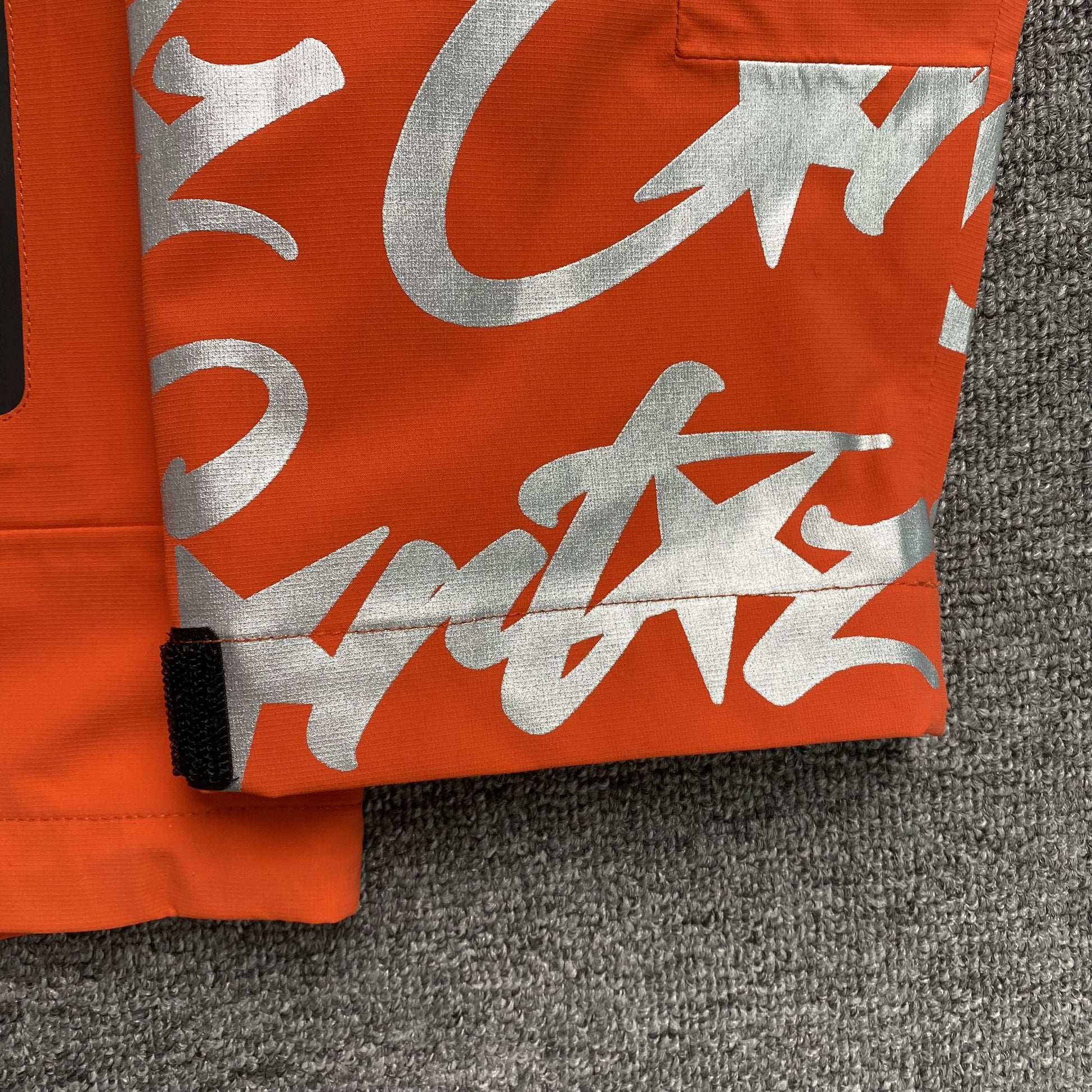 corteiz-elitework-waterproof-shell-jacket-orange-7-Drip Store Argentina