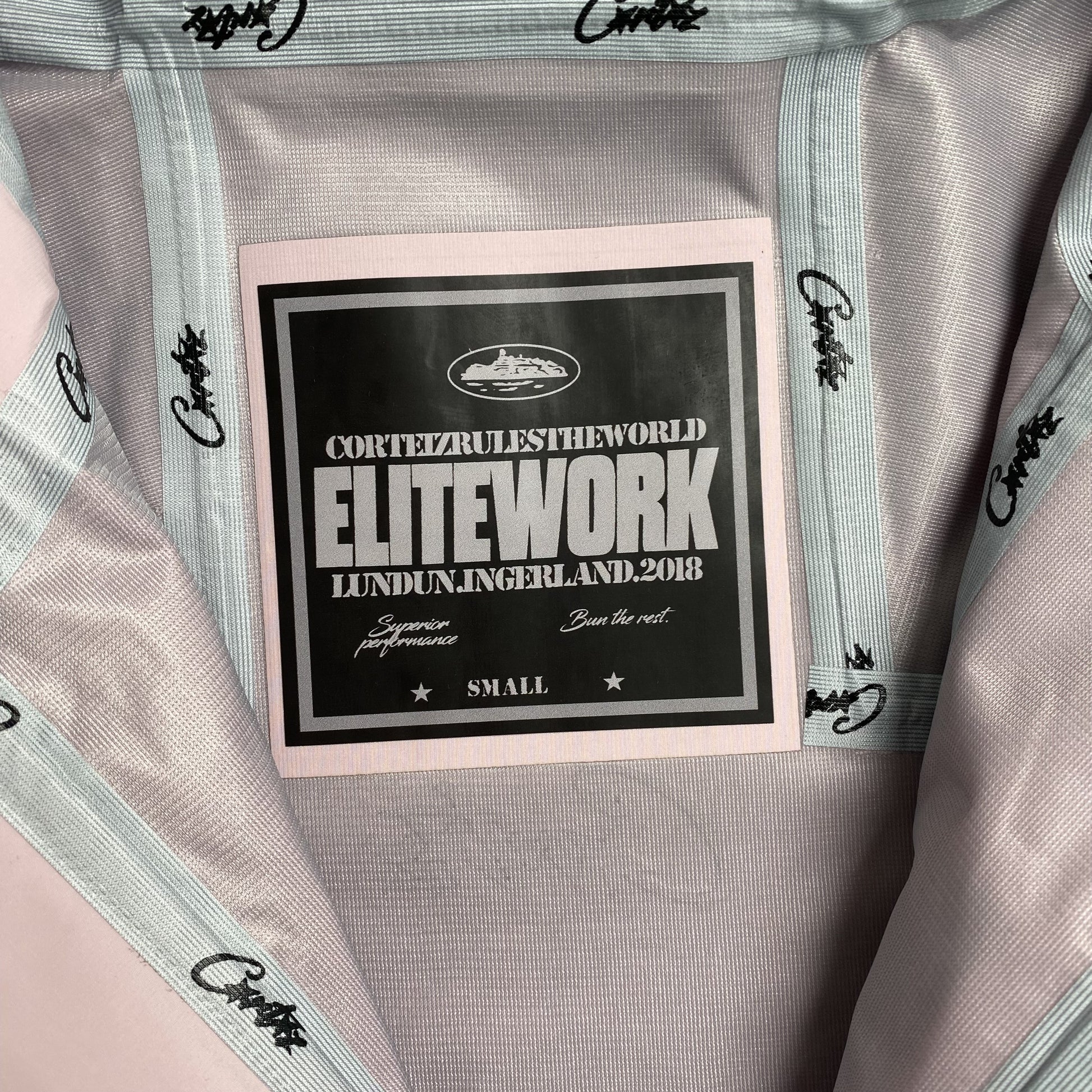 corteiz-elitework-waterproof-shell-jacket-pink-11-Drip Store Argentina