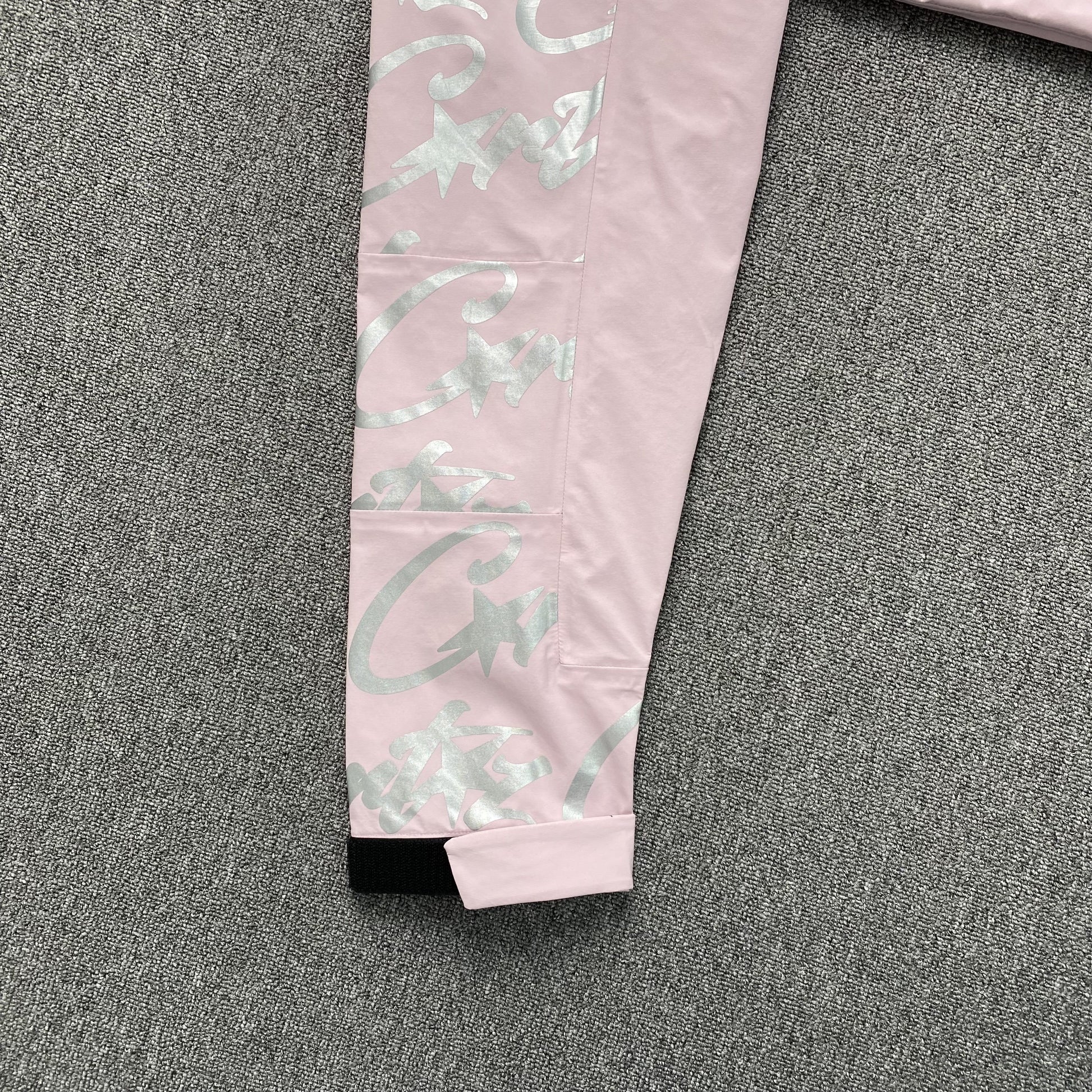 corteiz-elitework-waterproof-shell-jacket-pink-7-Drip Store Argentina