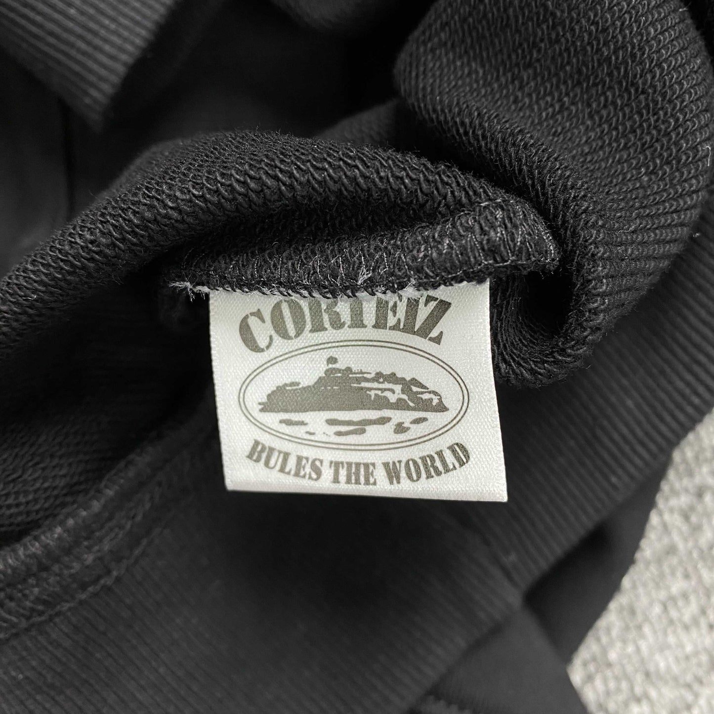 Buzo Corteiz Corteiz HMP V2 Hoodie Negro