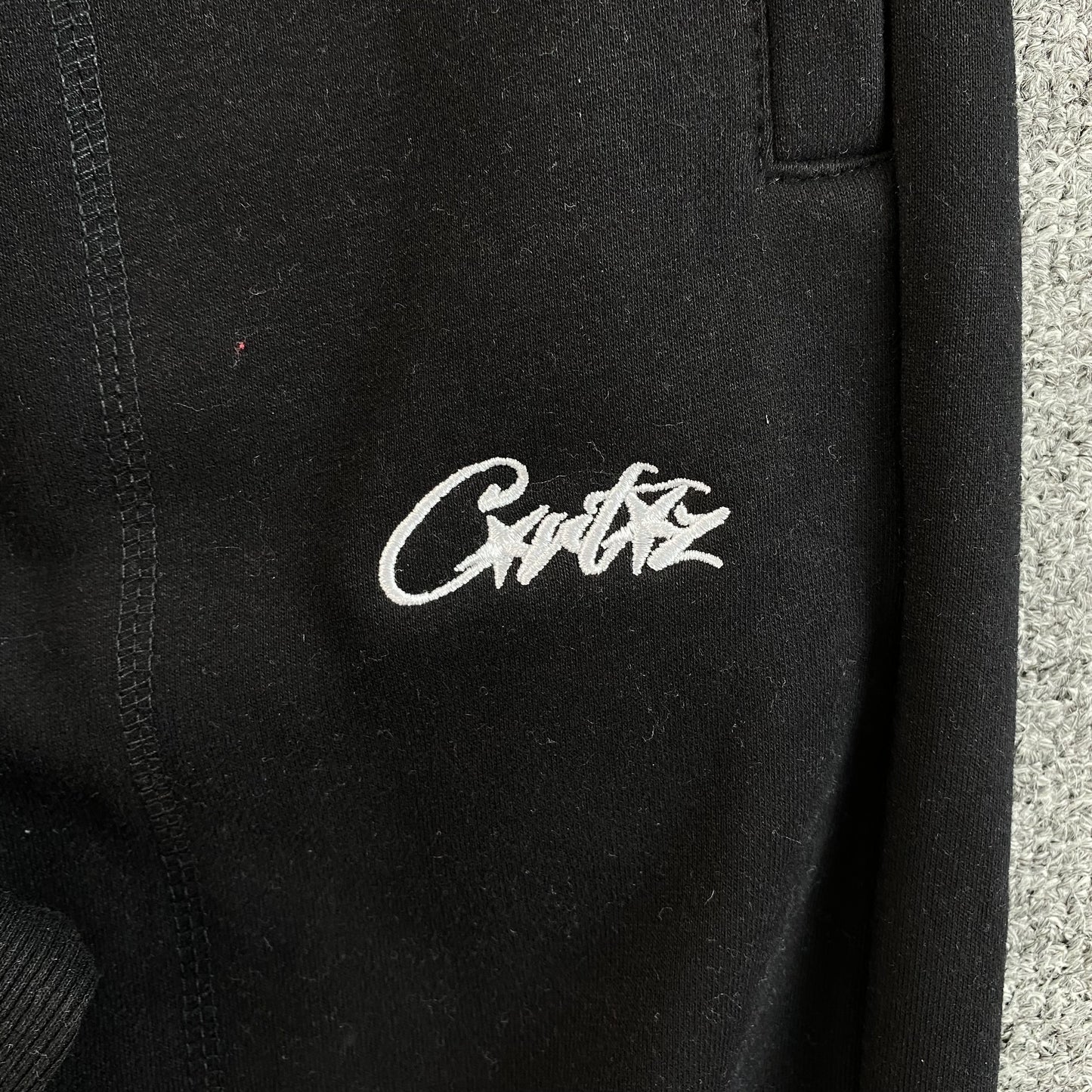 Pantalon Corteiz HMP V2 Negro