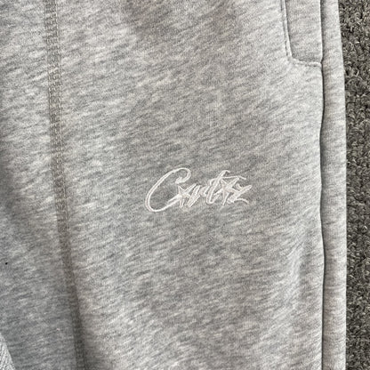 Pantalon Corteiz HMP V2 Gris