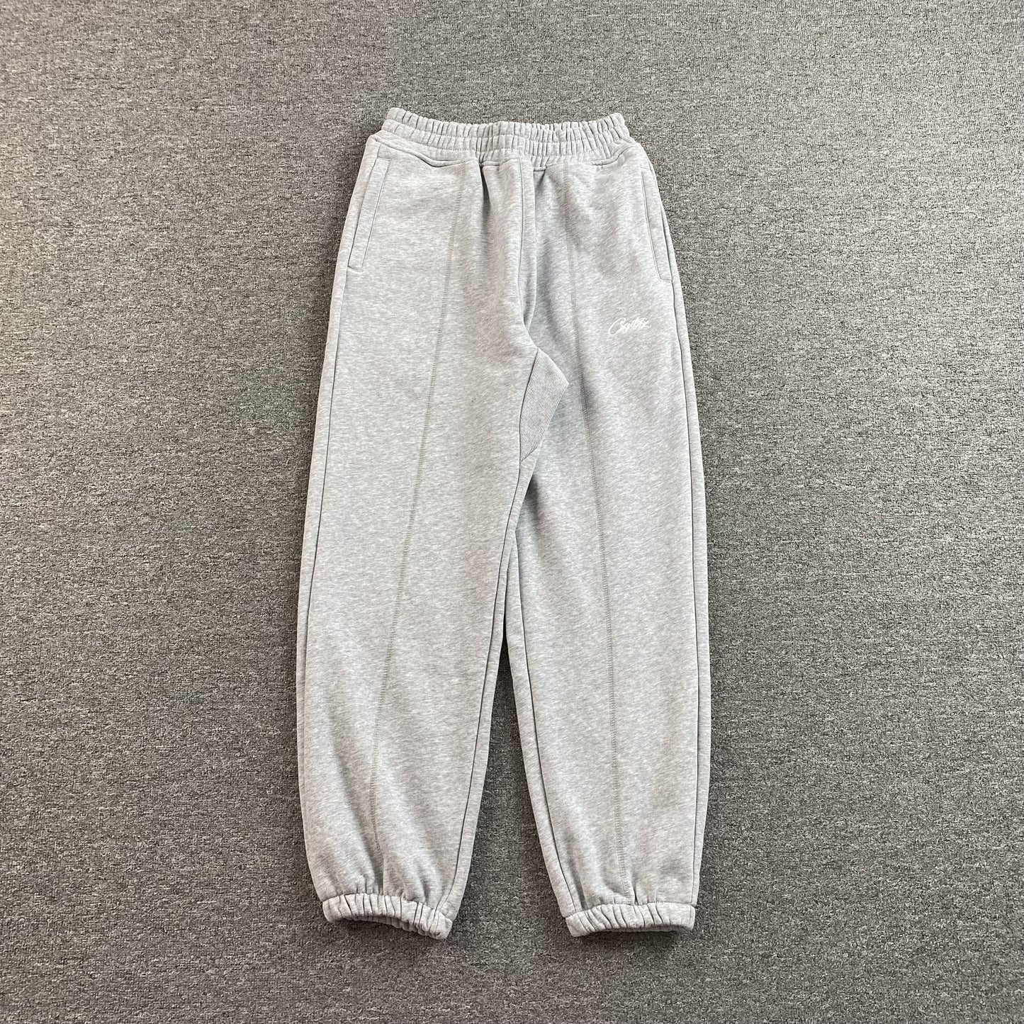 Pantalon Corteiz HMP V2 Gris