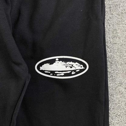 Pantalon Corteiz Island Puff Print Open Hem Negro