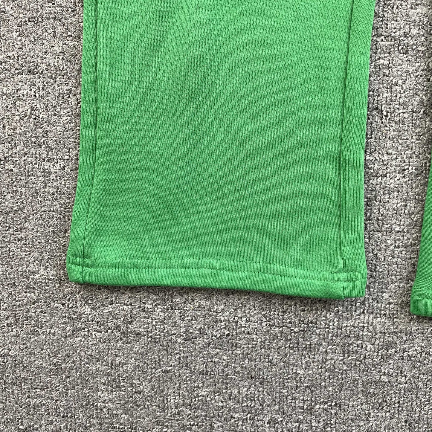 Pantalon Corteiz Island Puff Print Open Hem Verde