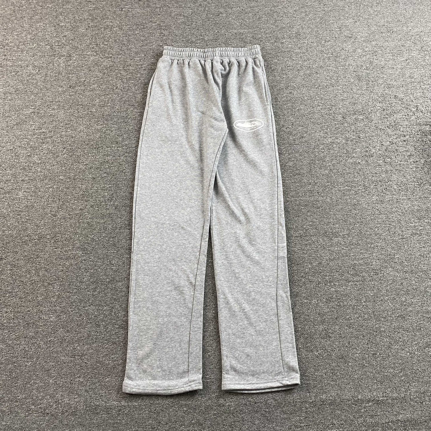 Pantalon Corteiz Island Puff Print Open Hem Gris