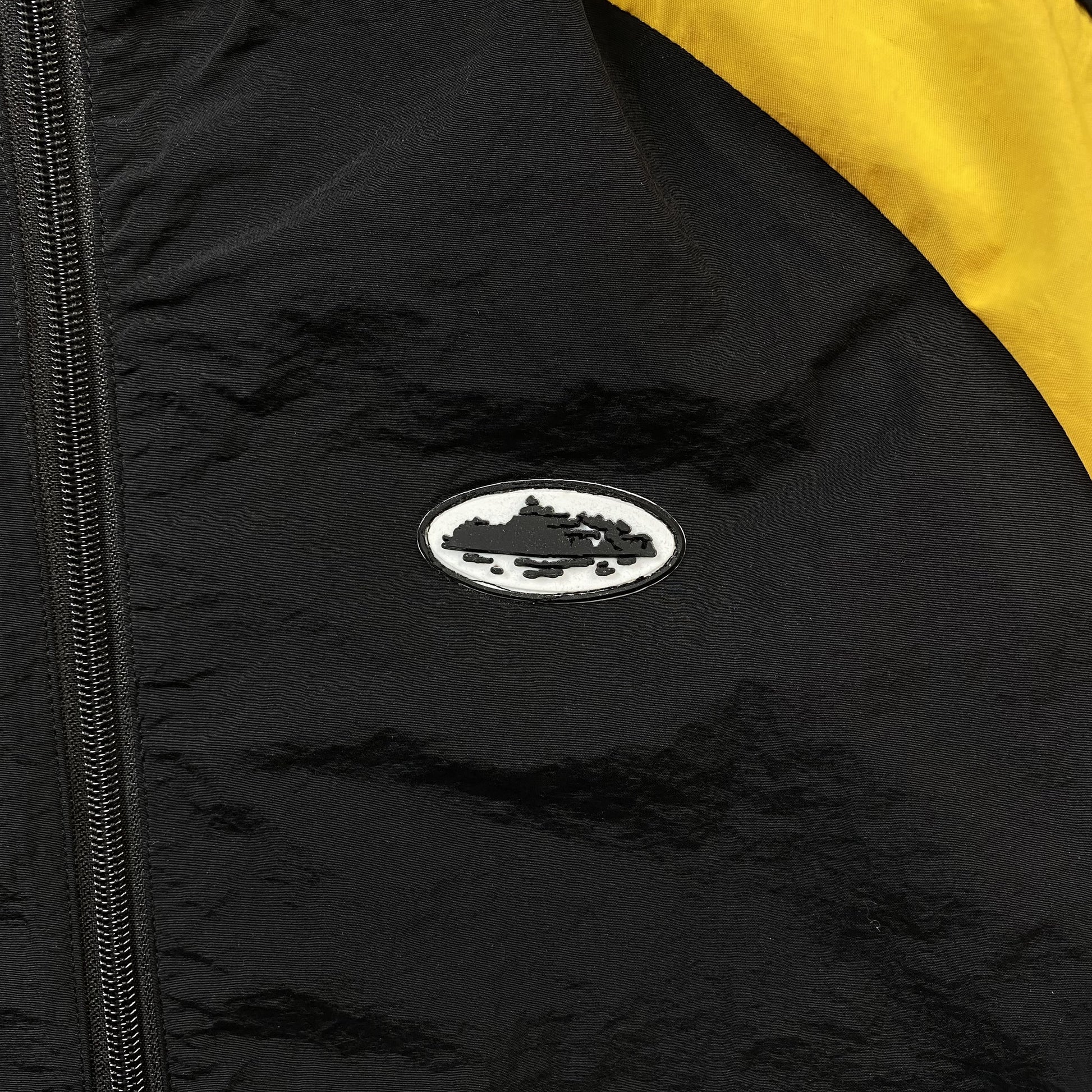 corteiz-spring-jacket-black-yellow-4-Drip Store Argentina